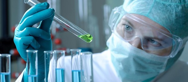 scientist working at the laboratory США открывают военные лаборатории в Армении и Азербайджане для тайных исследований
