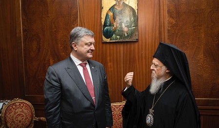 ec996cfe3dceb3c466a7dbea70db698a_1524411909_extra_large Порошенко: Вселенский патриарх начал процесс предоставления автокефалии УПЦ