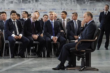 Российские олигархи начали борьбу друг с другом. Материал Le Figaro