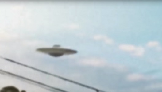 НЛО пролетел прямо над головой американца (видео подтверждение инцидента)