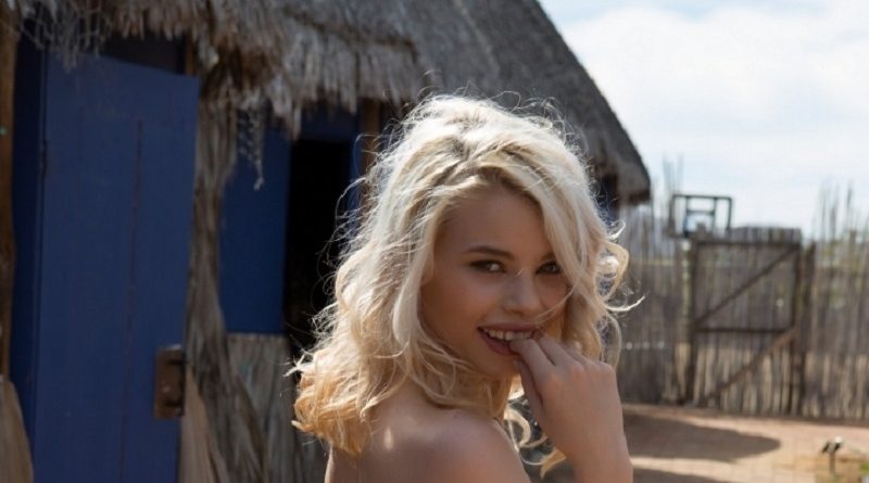 Перспективная блондинка Табита Элм успешно дебютировала в Playboy (30 фото)