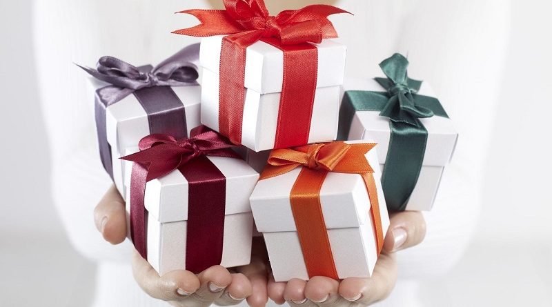 Как выбрать подарок сотрудникам?