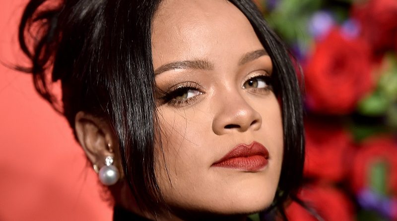 Рианна слив горячих фото для Fenty Beauty 2024 год