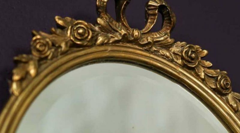 Реальная история вдовы, которая видит умершего мужа в зеркале поразила многих людей и осталась загадкой. Подробном разберем прецедент в материале. 