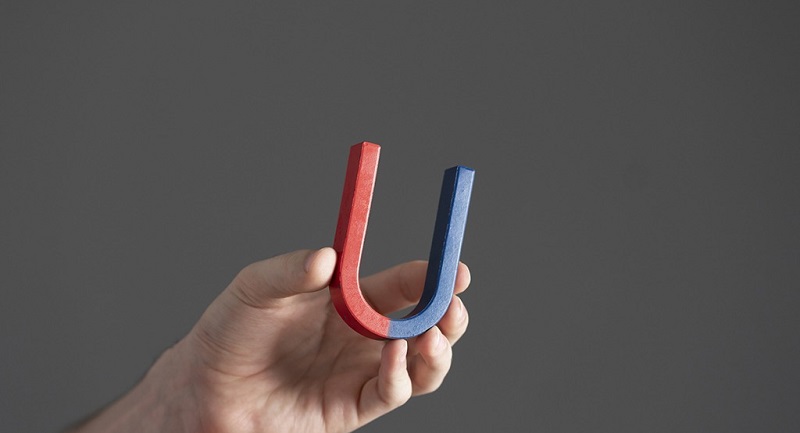 Почему мы до сих пор боимся магнитов? Правда и мифы о „магнитной угрозе“ для техники